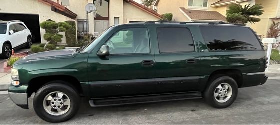 suburban 2002
