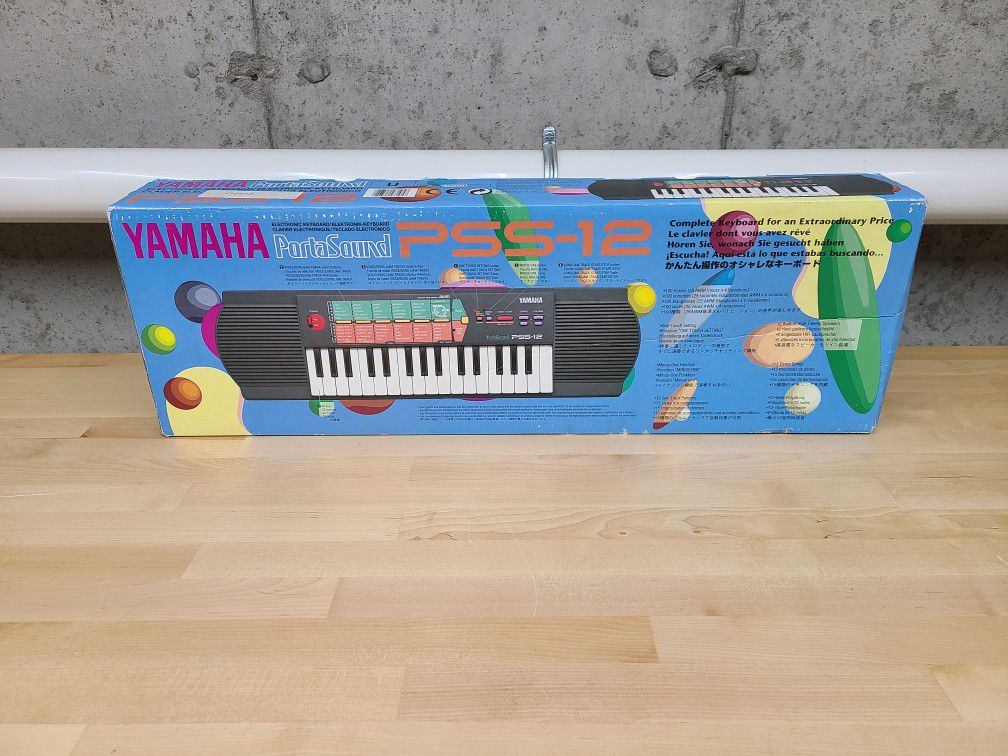 Yamaha Portasound PSS-12 Keyboard
