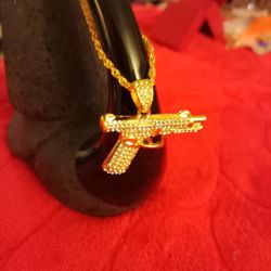 Pistol BLING Iced-Out  Pendant/ Chain