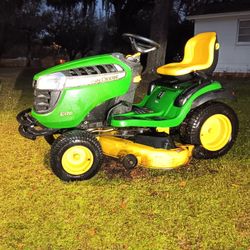 John Deere Riding Mower 