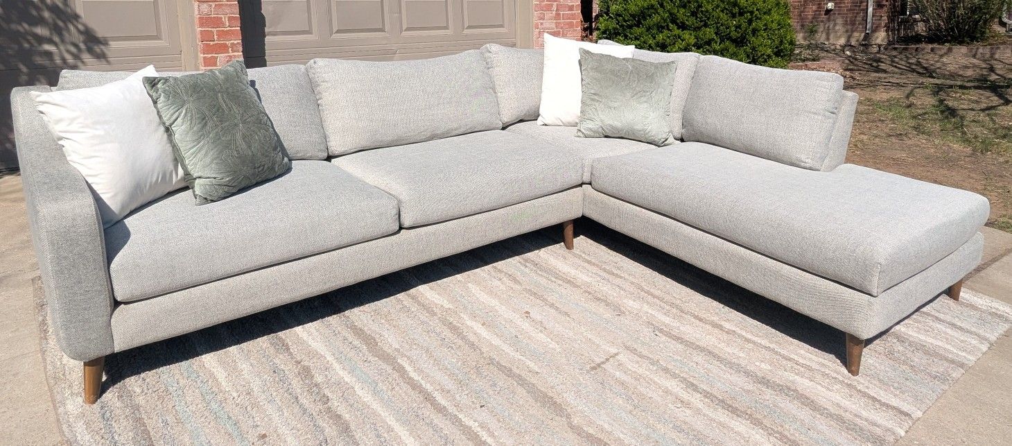 Grey L-Shaped Sectional Couch, DELIVERY AVAILABLE!!