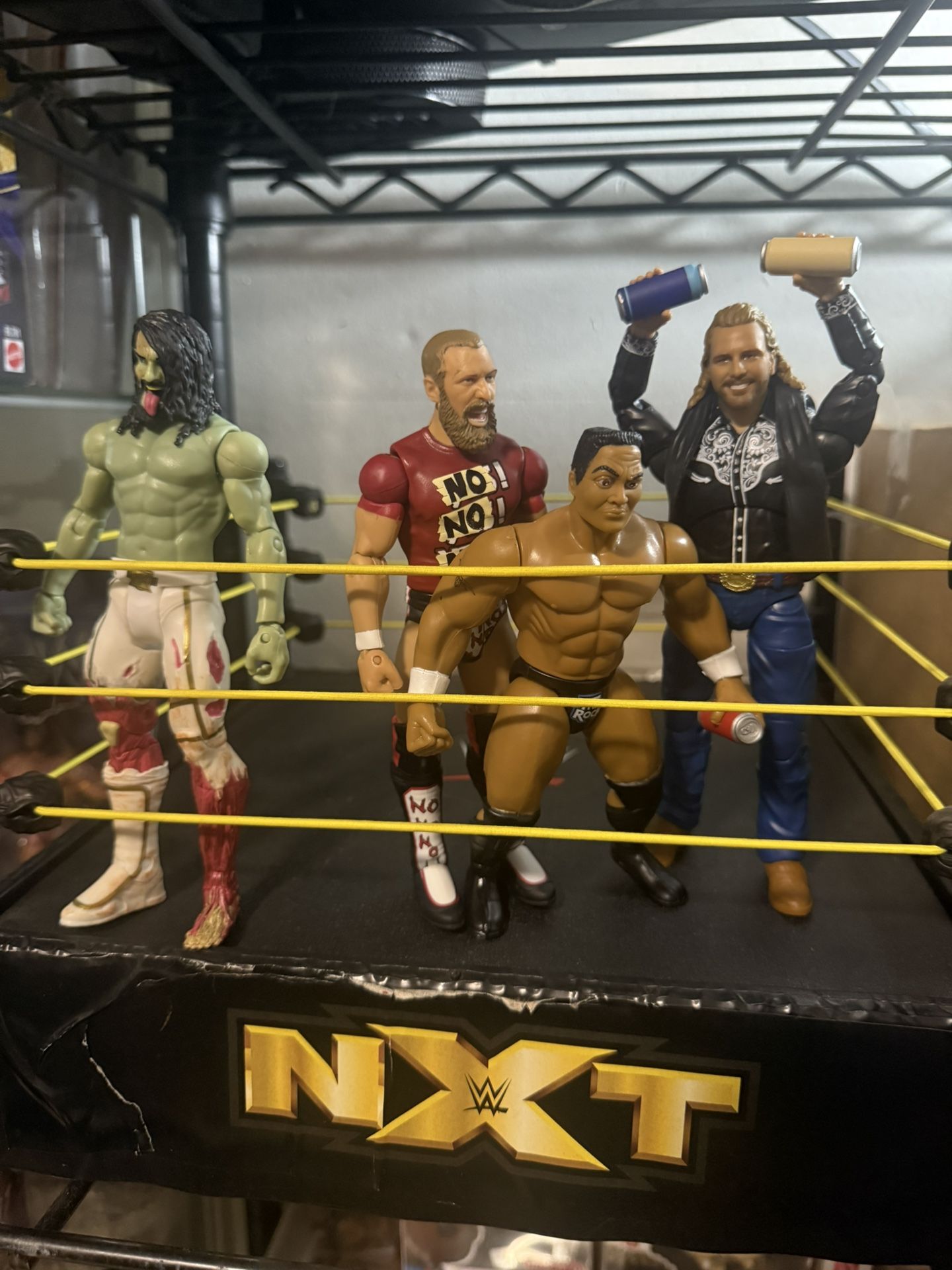 WWE FIGURES WITH RING 
