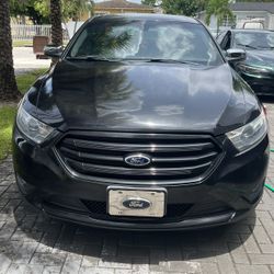 2013 Ford Taurus 