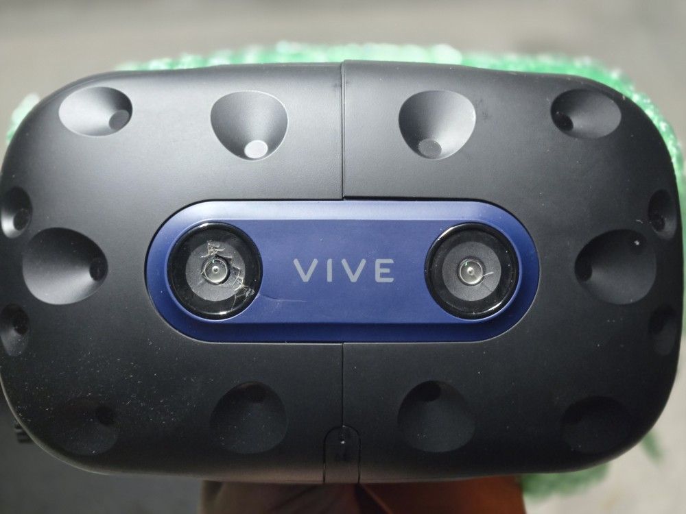 Multiple Vive Pro 2 Headsets With Cosmetic Defects