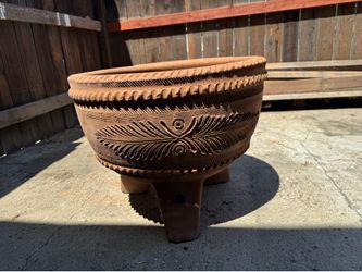 Vintage Grande Terracotta Spanish Architectural Pottery Tripod Planter 21x17