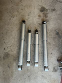 Toyota Pickup Front And Rear Shocks 86