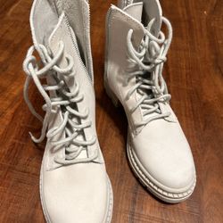 Boots- Size 9