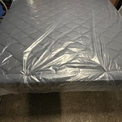 King Wayfair 14” Medium COOLING Gel Memory Foam Hybrid Mattress *delivery available*