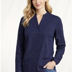 L.L.Bean wrinkles free Women’s navy &white polka dots shirt Medium