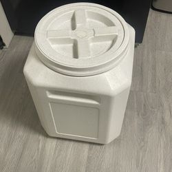 Gamma Dog Food Bin