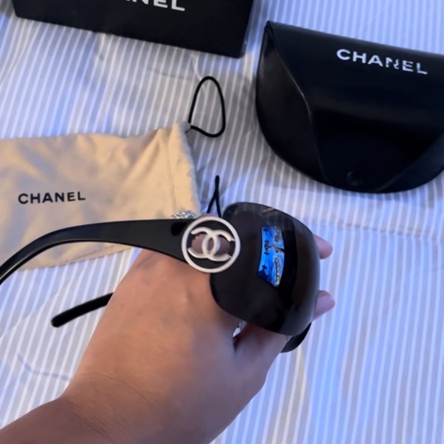 Authentic CHANEL sunglasses for Sale in Brooklyn, NY - OfferUp