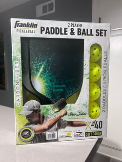 Carbon fiber Pickleball paddles of 2 with 4 balls