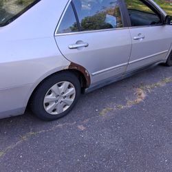 Selling Honda Accord, Silver 4 Door, 2004