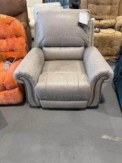 New-Olsberg Steel Recliner