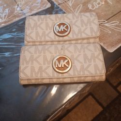 One wallet is brandnew one is used