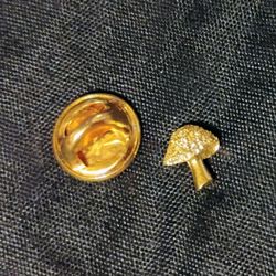Vintage Gold Plated Mushroom Pin/Lapel 