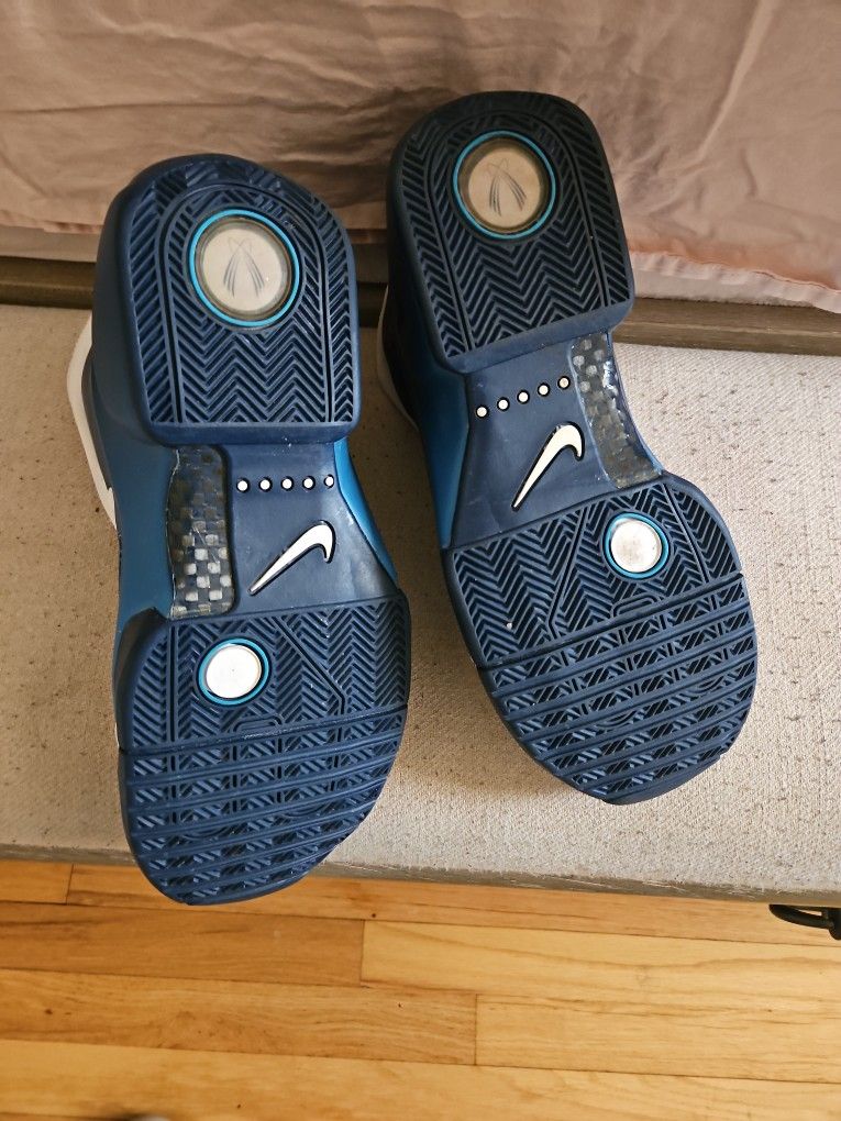 Flightposite Sneakers