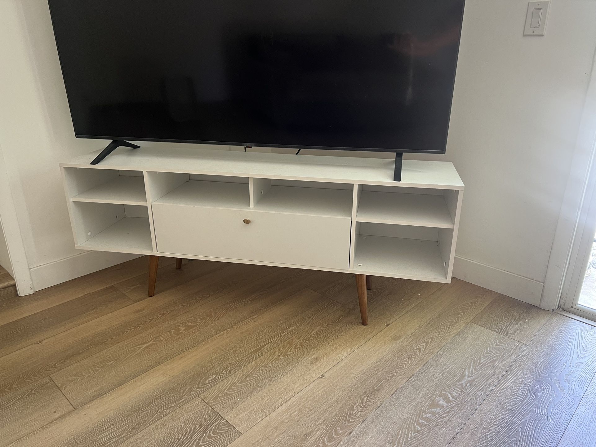 Media Stand