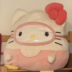 HUGE HELLO KITTY