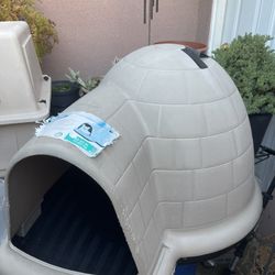 Igloo Dog House