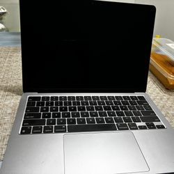 MacBook Air M2 