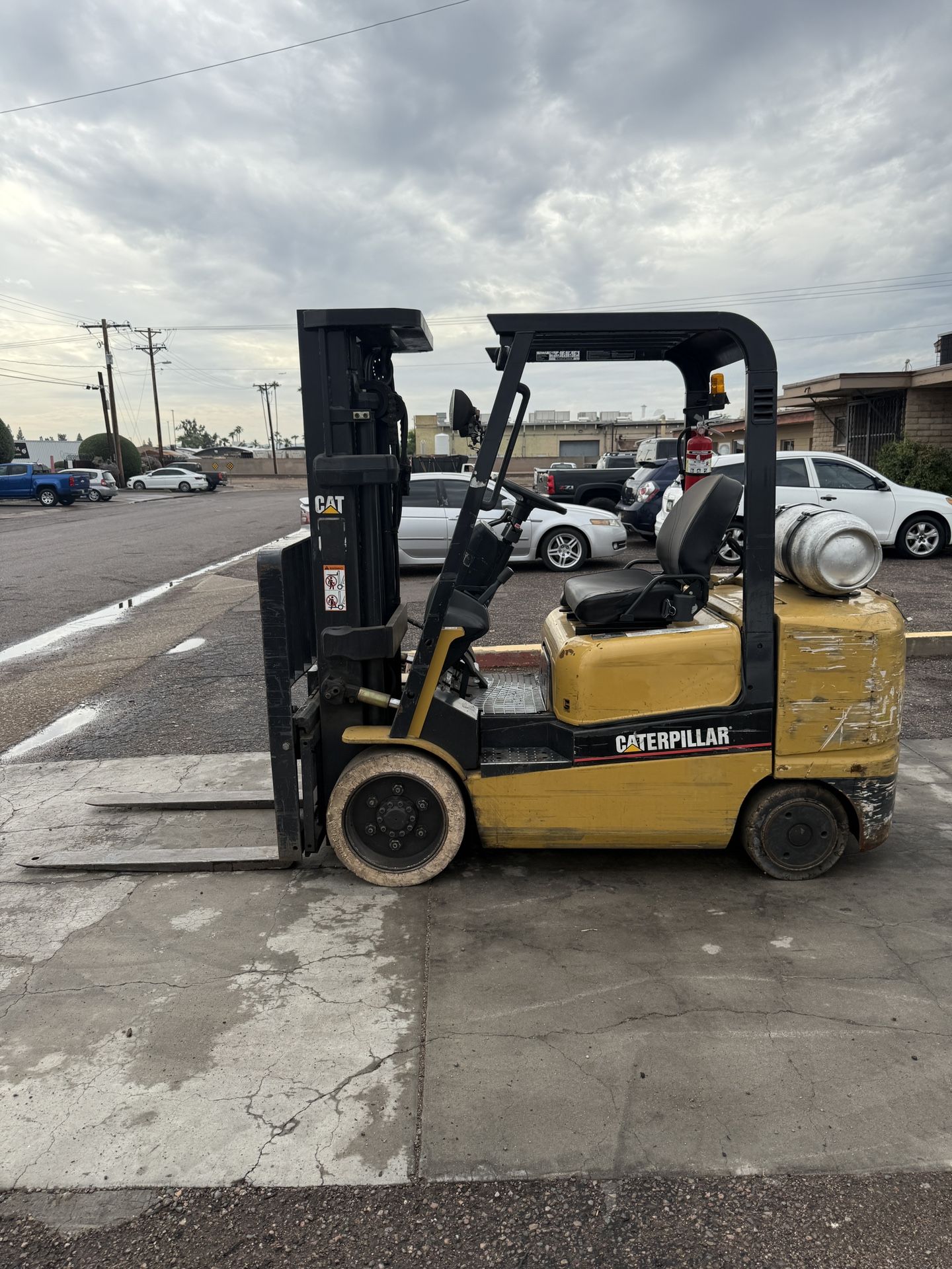 2001 Caterpillar GC30K forklift