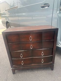 Dresser