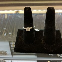 14KT Round Diamond Engagement Ring 42396-1