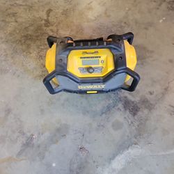 Dewalt DCR025 Jobsite Radio/Charger