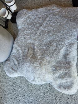 Faux Sheepskin Shag Area washable Rug for pet with foam insert