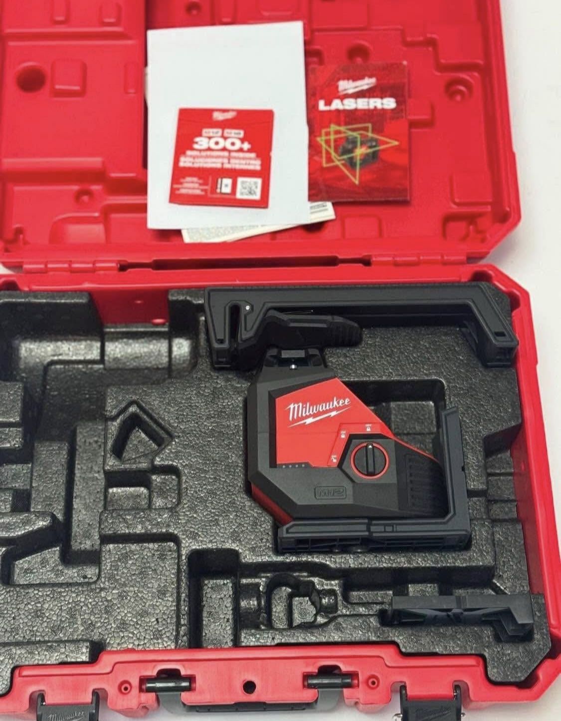 Milwaukee M12-Volt Lithium-Ion Cordless Green 360-Degree Single Plane Laser Level (Tool Only