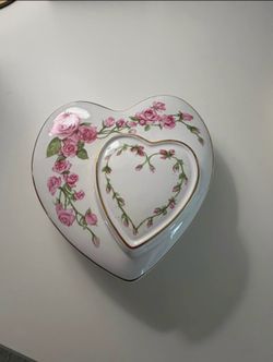 Wade England Heart Shaped Roses Trinket Box