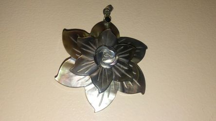 Grey flower pendant