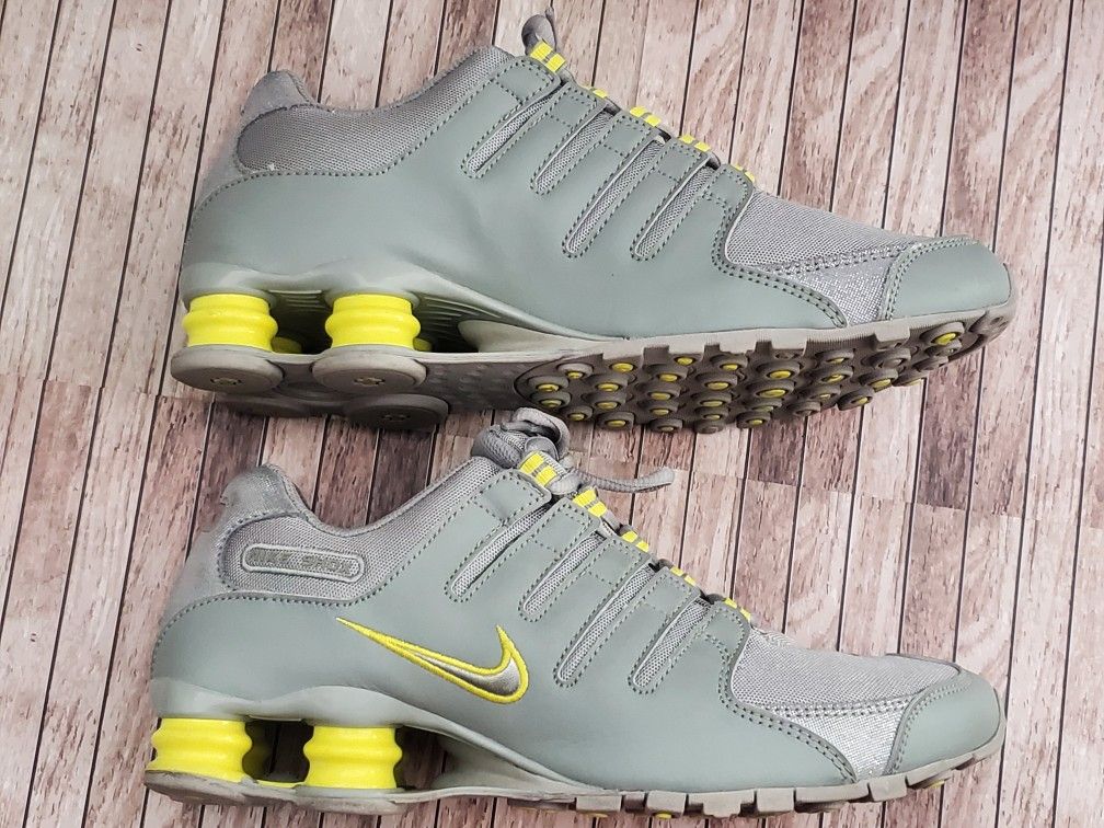 Women's Size 10 Nike Shox Grey And Yellow Athletic Shoes