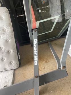 Basketball rim + pole