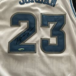 Signed Michael Jordan Jersey 