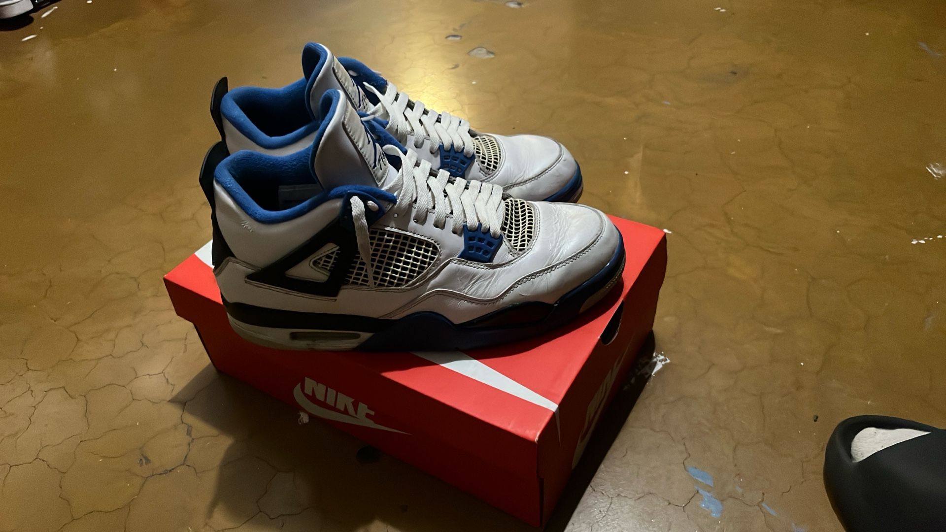 Jordan 4s Motorsports