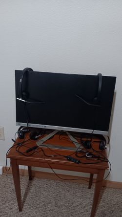 VIEWSONIC Monitor  + 4 Logitech Headsets+ Includes FREE Headset