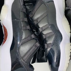 Jordan 11 Retro Low 72-10 (Size 12)
