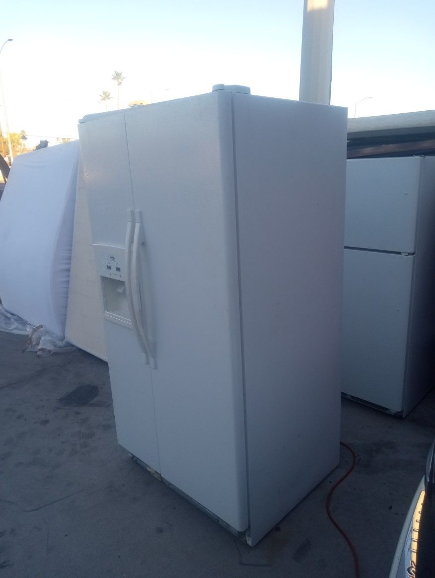 Nice Working White Whirlpool Side by Side Refrigerator