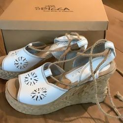 Women’s Wedge Sandals 7 White Leather Ankle Tie SBICCA Sundial