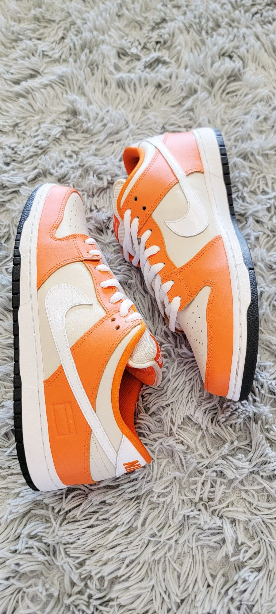 Size 11 Men’s Nike SB Dunk Low "Orange Box" 2016 313170-811.