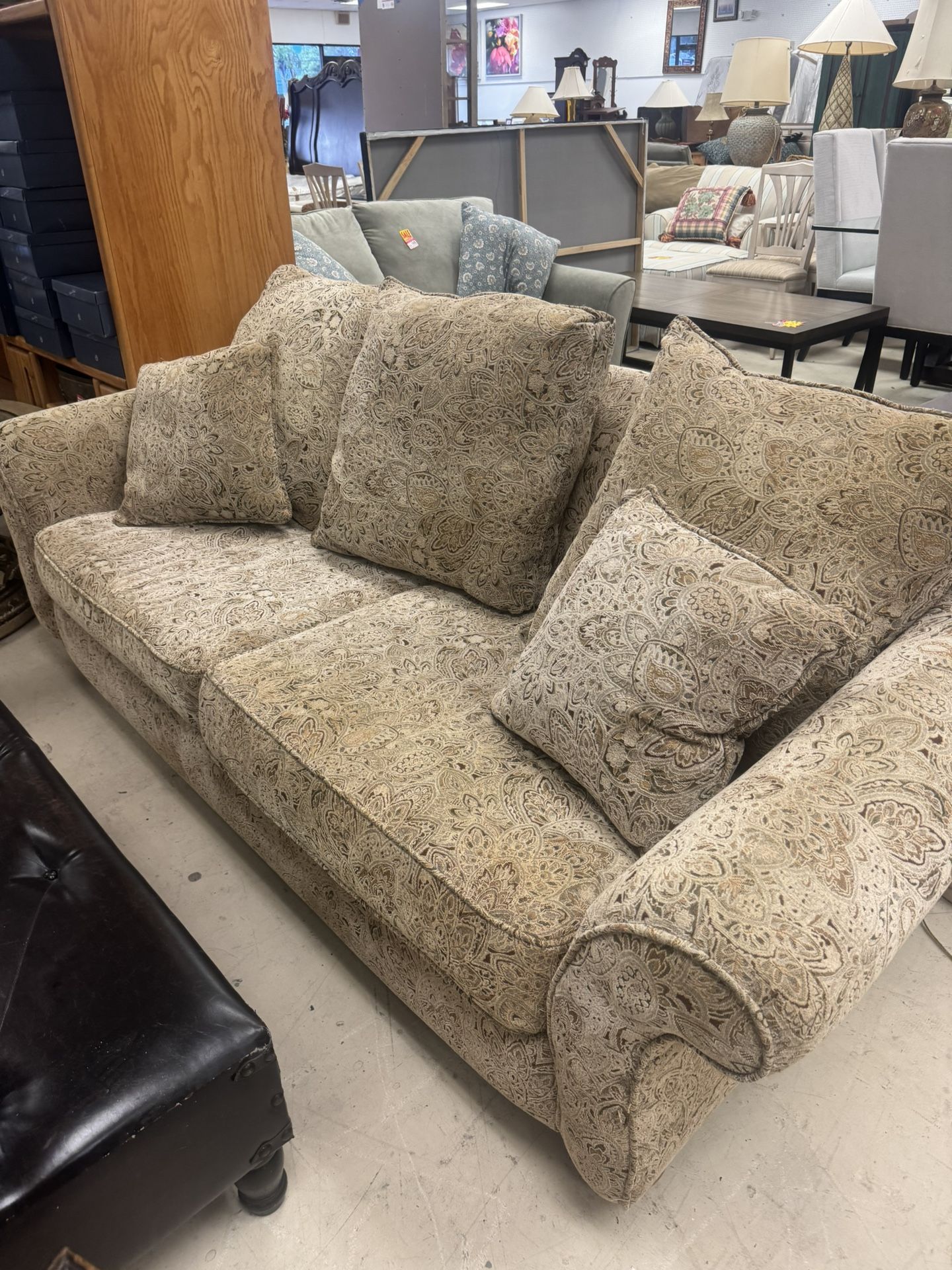 Beautiful Sofa And Loveseat - Excellent Condition 