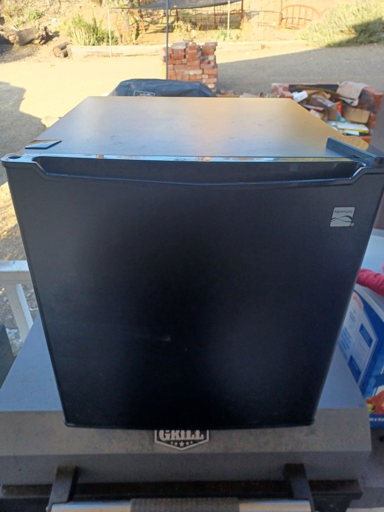 Kenmore Mini Fridge 1.7 Cu