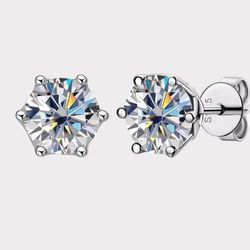 Moissanite Stud Earrings 