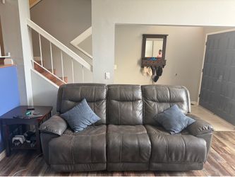 Electric recliner couch