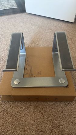 Laptop stand