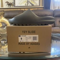 Adidas Yeezy Slide Dark Onyx Size 9