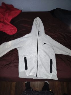 Nike tech (read description)
