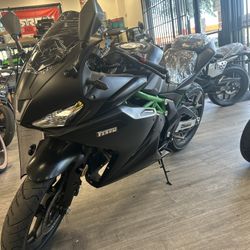 Venom X22R Max 250CC Fuel Injected Motorcycle